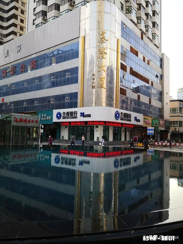 倒影不一样的玩法，如何巧用镜面反射拍出创意大片