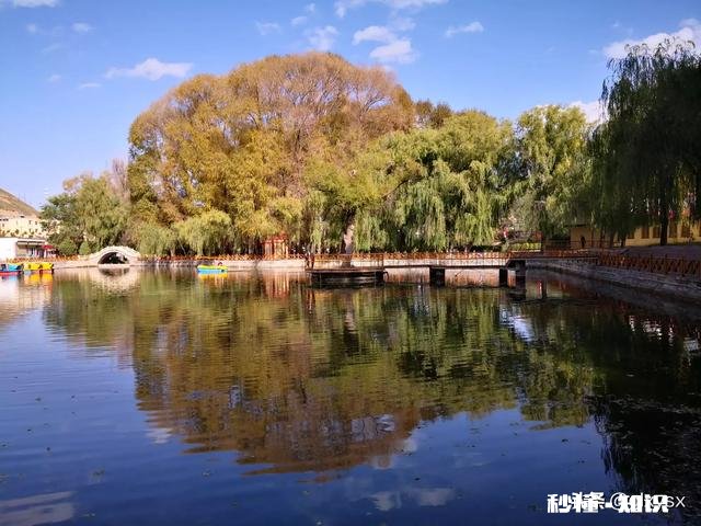 倒影不一样的玩法，如何巧用镜面反射拍出创意大片