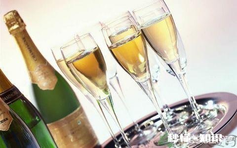 人真的应该喝酒吗