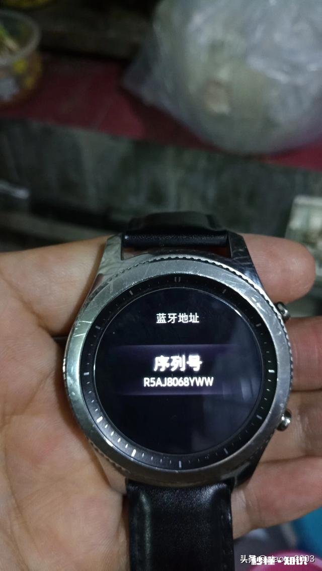 本人大学毕业工作不久 推荐1500以内的男士腕表