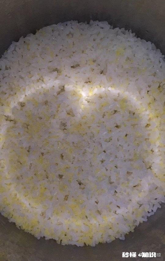 电饭煲做出米饭过几个小时臭怎么回事