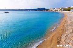 现在越来越多的人买房车自驾游，真的方便安全吗