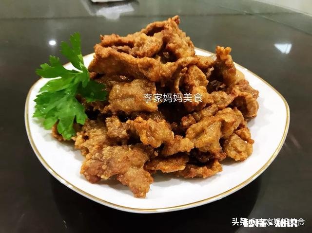 酥肉到底怎么炸才会酥脆爽口煮着吃炸过的酥皮也不容易掉