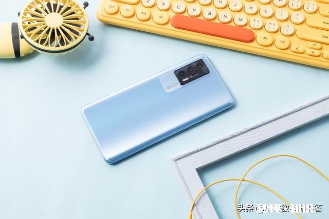 iqoo neo5打王者巨烫是什么原因