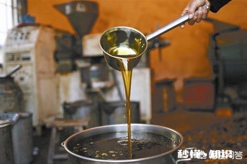 “超市油”与“农村的自榨油”,哪个更好
