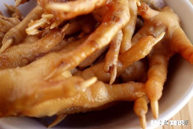 卤鸡爪要加盐吗