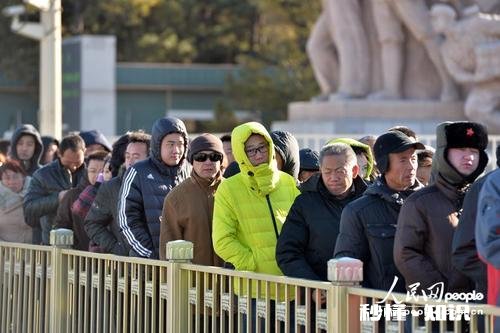 但平时她让我帮忙做啥我都会答应 让室友帮忙拿快递，她拒绝了，我应该生气吗