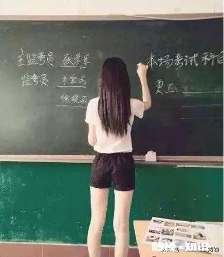 考场老师聚众讲话，可以举报吗已经影响到我考试了，你怎么么看