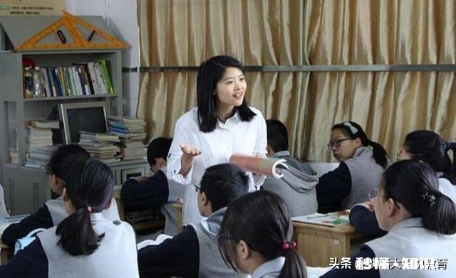 女儿上初一，她班数学老师没有耐心，否定辱骂学生，导致学生排斥数学咋办