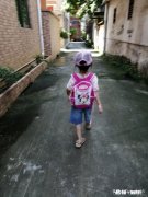 我的孩子六岁零三个月了，但学校不收，怎么办