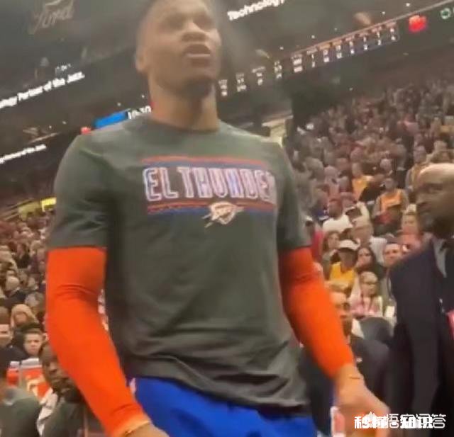 和威少发生言语冲突的球迷被永久列入主场黑名单，他到底说了些什么