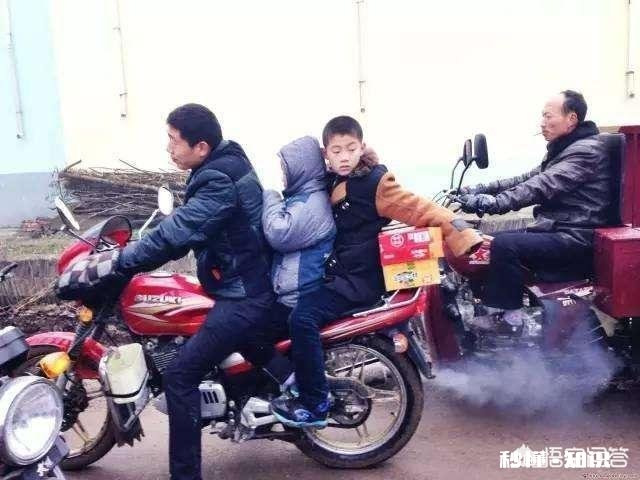 过年拜年你喜欢过去挨家挨户去拜年，还是像现在这样短信微信拜年