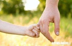 为什么现在的亲情没以前重了难道都是金钱惹的祸吗