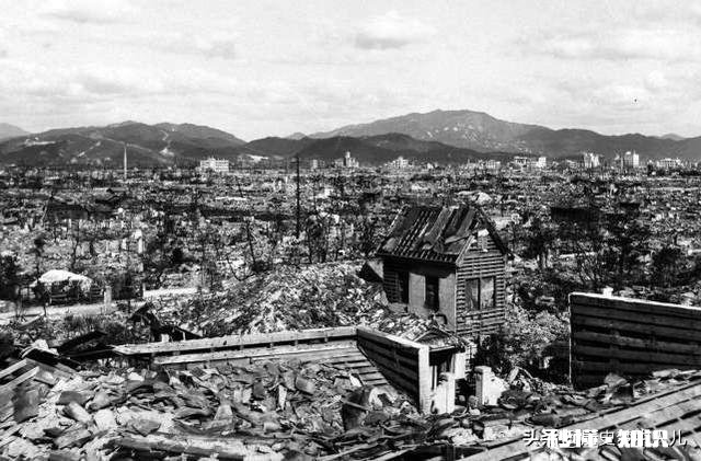 美军核轰炸广岛前撒下6000万传单，为什么却没有日本人撤离