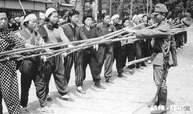 美军核轰炸广岛前撒下6000万传单，为什么却没有日本人撤离