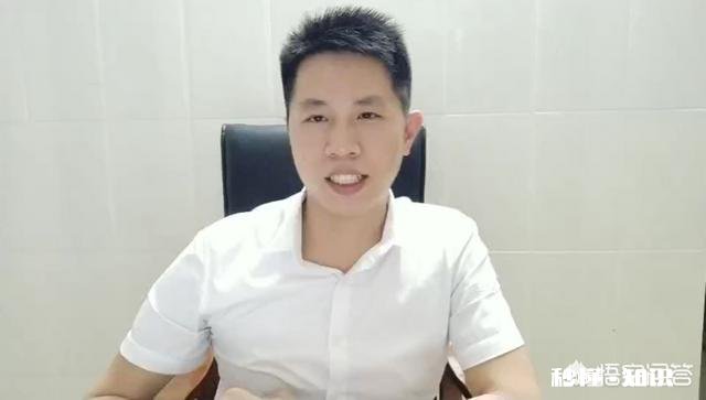 贷款人向银行借钱,贷款人在还款到期日无法还款,而服刑了,担保人是不是要帮其还款