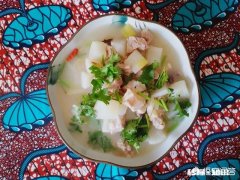 白萝卜排骨汤的排骨是用羊排好，还是用猪排好