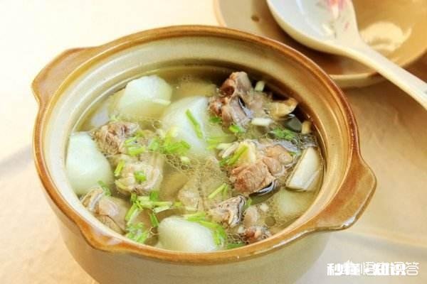 白萝卜排骨汤的排骨是用羊排好，还是用猪排好