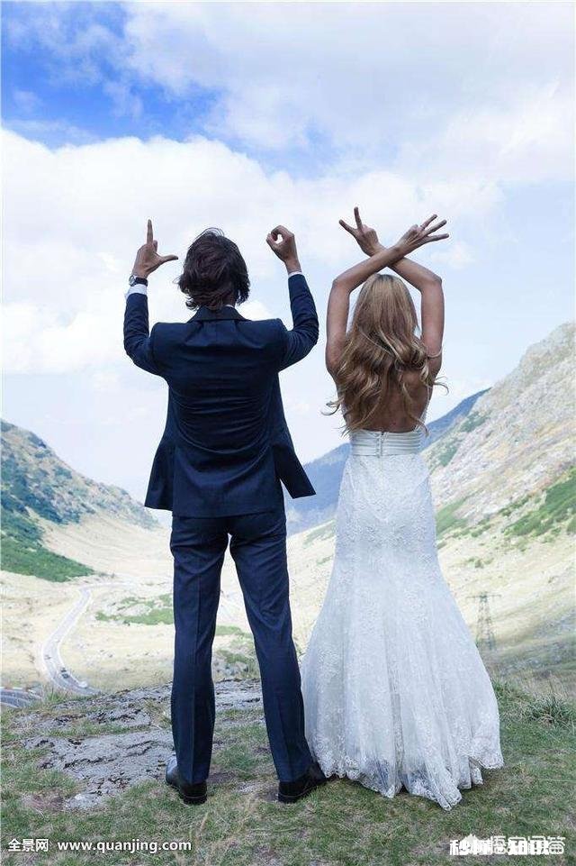 你今年25岁，有一个女朋友，如果你中了1000万，你会和女朋友一起花吗