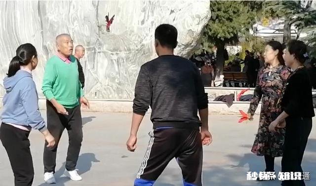 从来没去过健身房，最近准备开始去锻炼，如何装成常健身的人