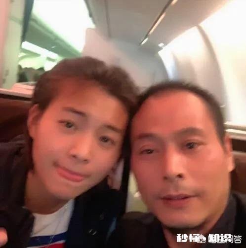 王霜晒父女合照秒变邻家女孩，网友高呼神似王祖贤，对此你如何看