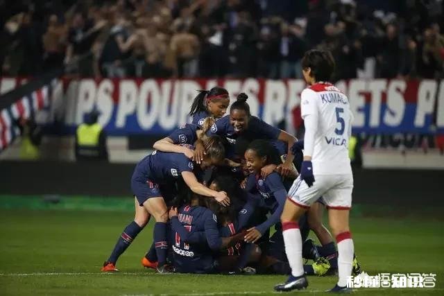 王霜晒父女合照秒变邻家女孩，网友高呼神似王祖贤，对此你如何看