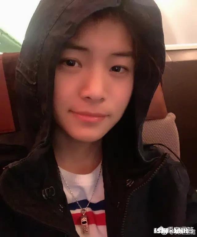 王霜晒父女合照秒变邻家女孩，网友高呼神似王祖贤，对此你如何看