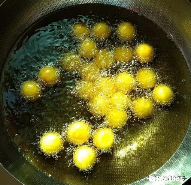 炸红薯丸子怎样不粘,不破裂