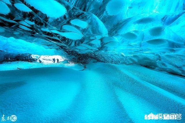 请友友们以上联“我劝天宫重抖擞”妙下下联