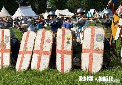 古代战争中弓箭手或弩手携带盾牌吗，有何依据