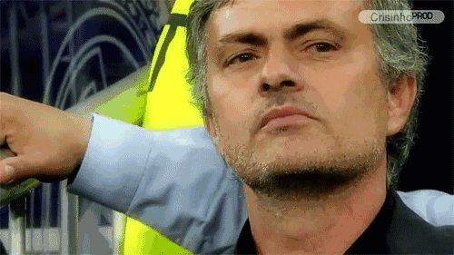 费莱尼进球后，穆里尼奥怒摔水瓶，他为什么要这么做