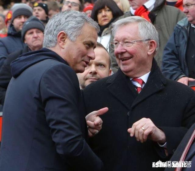 费莱尼进球后，穆里尼奥怒摔水瓶，他为什么要这么做