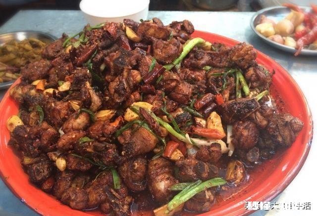 黄焖鸡是哪里的，正宗黄焖鸡怎么做