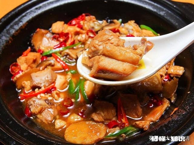 黄焖鸡是哪里的，正宗黄焖鸡怎么做