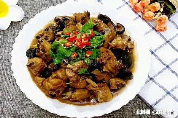 黄焖鸡是哪里的，正宗黄焖鸡怎么做