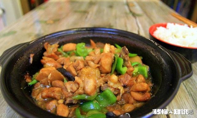 黄焖鸡是哪里的，正宗黄焖鸡怎么做