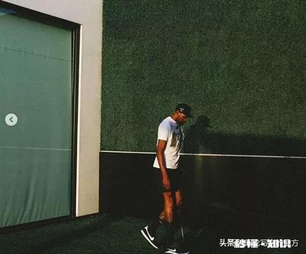 下一个威尔金斯诞生！KD打卡网红餐厅，双拐已不见，或能提前复出，你怎么看