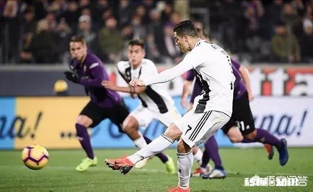 尤文生涯首张黄牌+首次被换下场，C罗是在宣泄无缘金球奖前三的不满吗