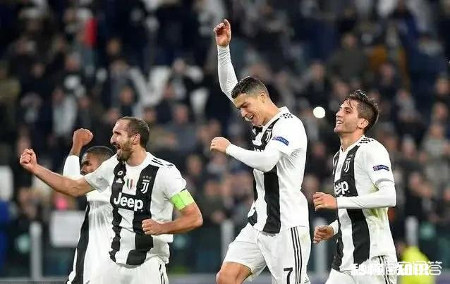 尤文生涯首张黄牌+首次被换下场，C罗是在宣泄无缘金球奖前三的不满吗