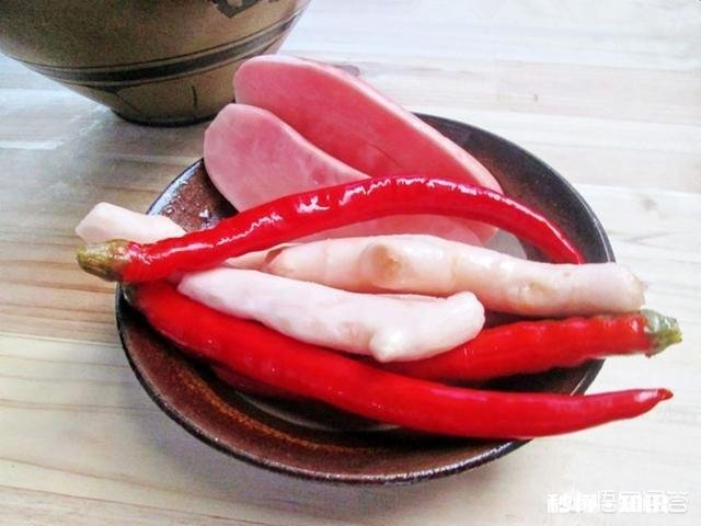 在泡酸萝卜时，醋要不要和水一起煮开