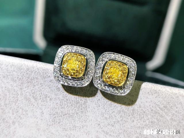 为什么我的耳洞打了快两年了，每次取下耳钉或者耳环的时候总有一股“臭味”