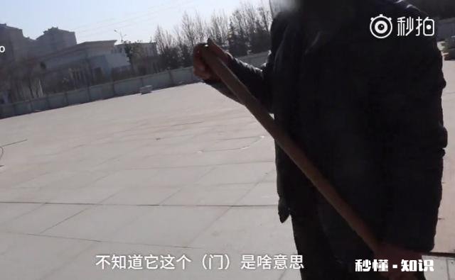 郑州一高校花百万建凯旋门,校方回应称是民国风，你怎么看