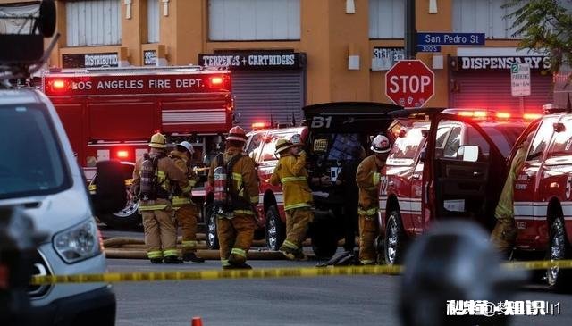 美国洛杉矶多栋建筑物起火爆炸，多名消防员受伤，怎么回事