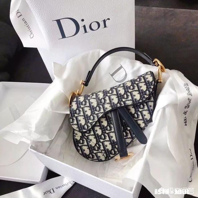 职场女性上班都背什么包