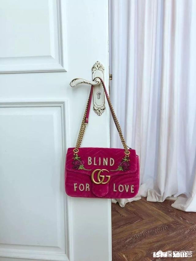 职场女性上班都背什么包