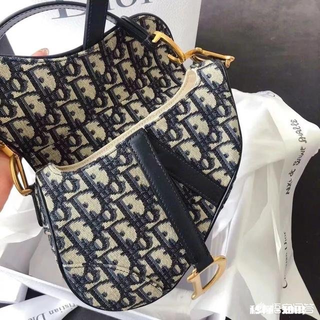 职场女性上班都背什么包