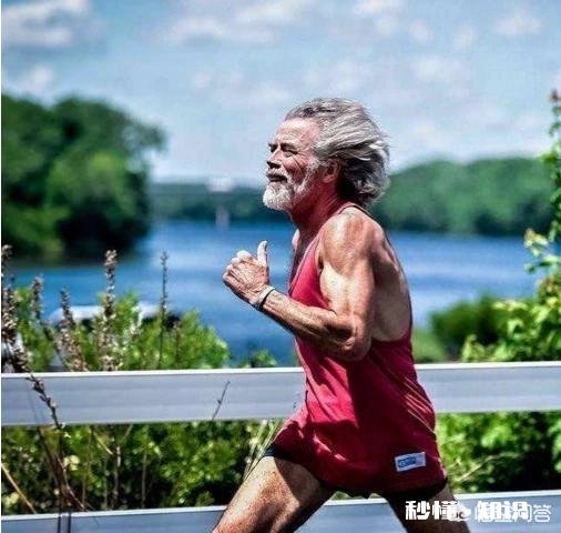 中年人健身是以锻炼心肺体能为主还是器械肌肉力量为主