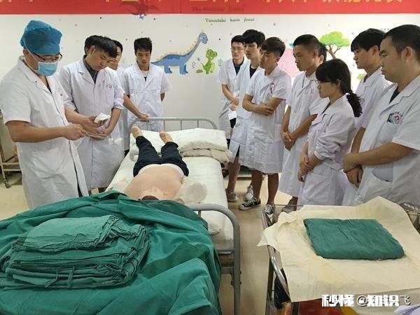 如果取消医院的大部分检查设备，是否对现阶段医生的医术有提高