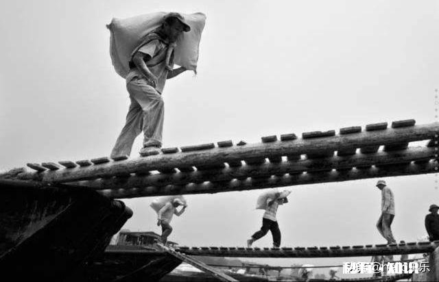 你是从什么时候感觉到世道艰难的