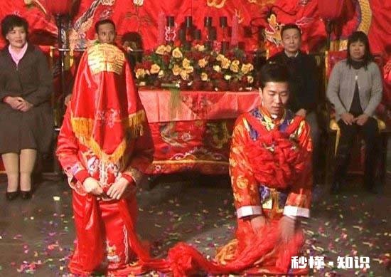 能不能谈一谈自己家乡那里关于结婚的一些习俗和故事